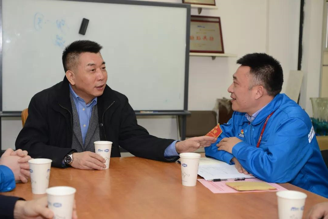 ROR体育
集团党组成员走访慰问